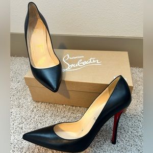 Condition: Used, Size 38, originally purchased from Neimans,comes with box